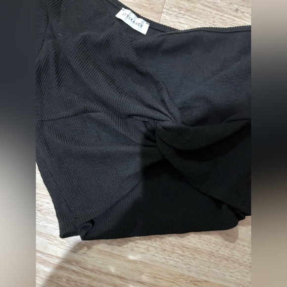 Black cropped Top size Large - Picture 3 of 4